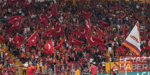 Galatasaray - Göztepe maçında ilk düdük çaldı