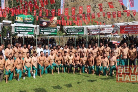 Tortum’da 136’ncısı düzenlenen güreşlerin başpehlivanı Fatih Yaşarlı oldu