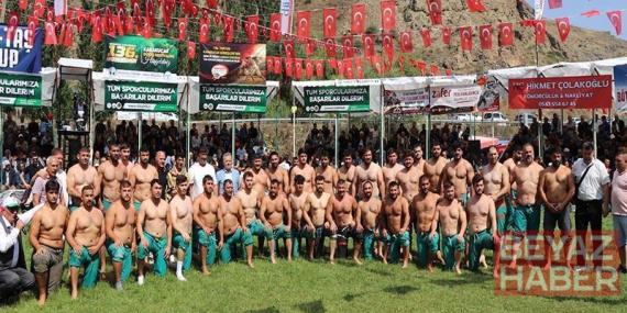 Tortum’da 136’ncısı düzenlenen güreşlerin başpehlivanı Fatih Yaşarlı oldu