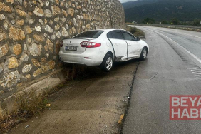 Amasya’da otomobil istinat duvarına çarptı; 6 yaralı