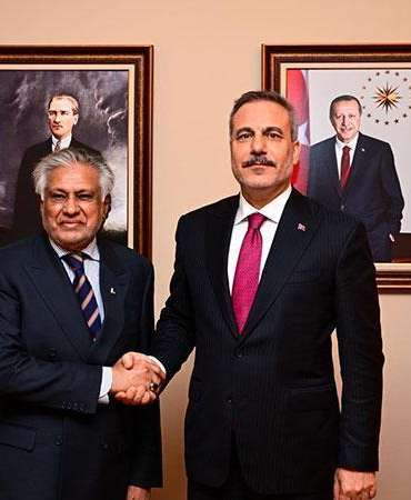Bakan Fidan, Pakistan Dışişleri Bakanı Ishaq Dar ile görüştü