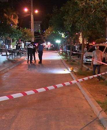 Kaldırımda yürürken silahlı saldırıda yaralandı
