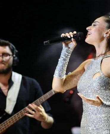 Bursa’da 30 Ağustos Zafer Bayramı kutlamaları Elif Buse Doğan konseriyle sona erdi