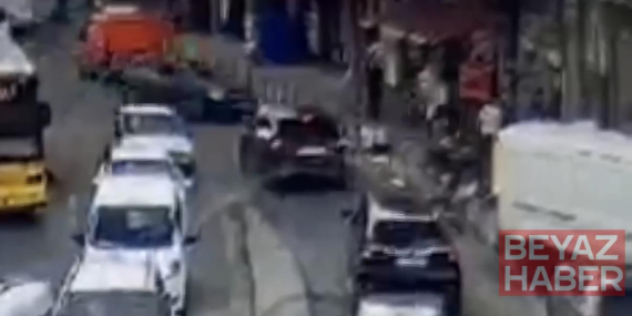 Beykoz’da otomobilin kaldırımdaki yayaların arasına daldığı kaza kamerada: 5 yaralı