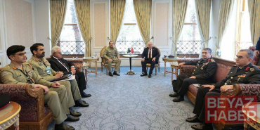 Bakan Güler, Pakistan Kara ve Savunma Kuvvetleri Komutanı Mareşal Syed Asim Munir ile görüştü
