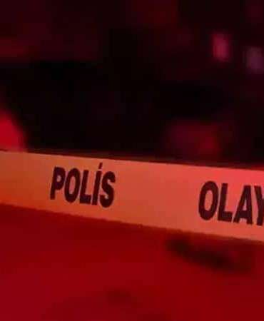 Eşinin kullandığı otomobilin altında kalan kadın öldü