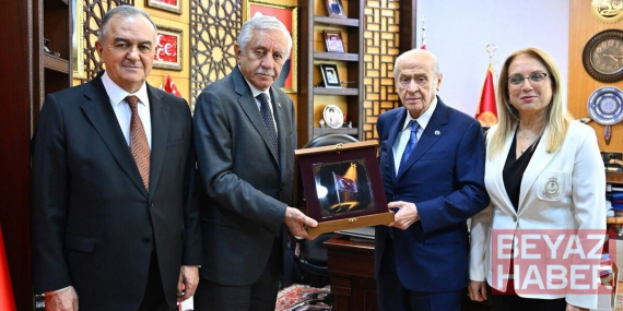 MHP TBMM Grubu'ndan, Bahçeli'ye özel hediye