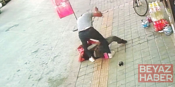 Eski eş dehşeti: Sokak ortasında defalarca bıçakladı