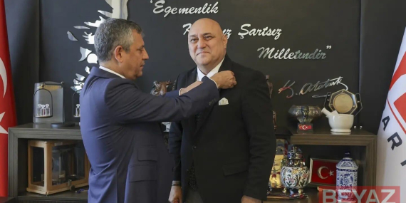 Yatağan Belediye Başkanı Mesut Günay Yeni Parti'ye geçti