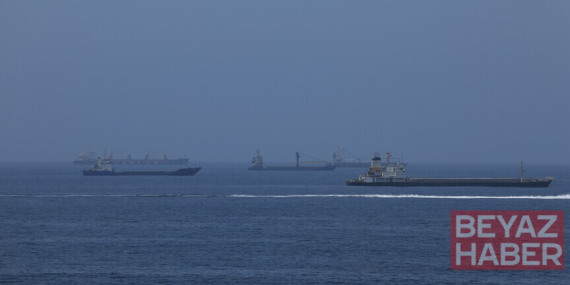UKMTO: Umman açıklarında Hürmüz Boğazı'ndan geçen bir tanker vuruldu