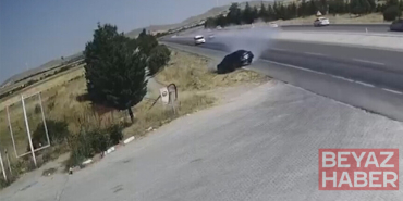 Konya'da iki otomobilin çarpıştığı kazada 2 kişi öldü, 1 kişi yaralandı