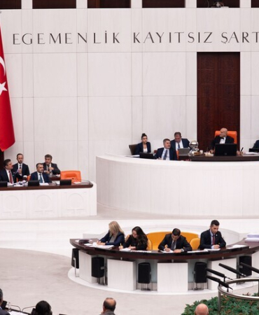 Suça sürüklenen çocuklara ilişkin düzenlemeleri içeren kanun teklifi'nin ilk 2 maddesi kabul edildi