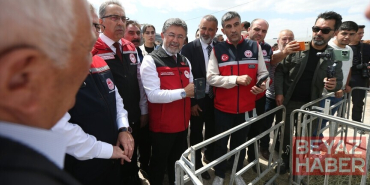 Bakan Yumaklı, Kars'ta başlayan Güvenli Elektronik Küpe İzleme Sistemi'ni tanıttı