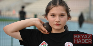 Teneffüste koşarken keşfedilen Elfinay Kama, atletizmde 2 yıl üst üste Türkiye şampiyonu oldu