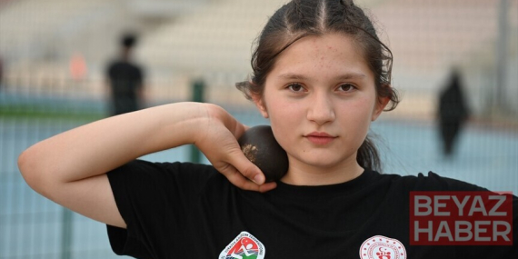 Teneffüste koşarken keşfedilen Elfinay Kama, atletizmde 2 yıl üst üste Türkiye şampiyonu oldu