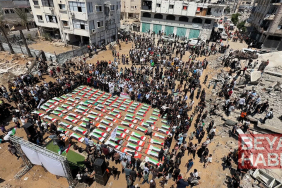 İsrail'in Gazze'ye saldırısından 3 yıl sonra enkazdan çıkarılan 112 naaş için cenaze hazırlığı