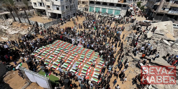 İsrail'in Gazze'ye saldırısından 3 yıl sonra enkazdan çıkarılan 112 naaş için cenaze hazırlığı