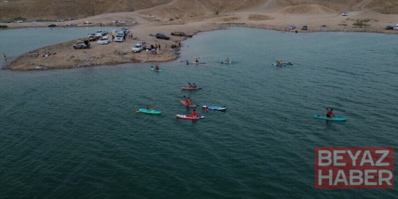 Kerküklü sporseverlerin yeni tutkusu: Kürek sörfü