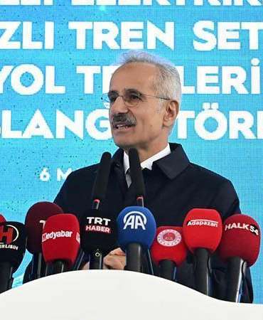 Bakan Uraloğlu: Milli Elektrikli Hızlı Tren’imiz saatte 250 kilometre hıza ulaştı