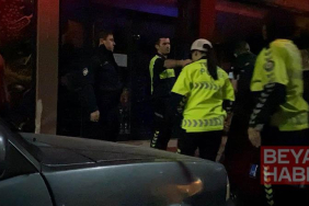 Ehliyetsiz ve alkollü sürücü ile yanındaki arkadaşları, polise zor anlar yaşattı