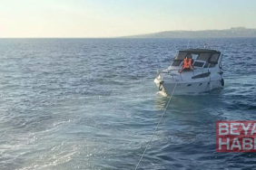 Beylikdüzü açıklarında makine arızası nedeniyle sürüklenen tekne kurtarıldı