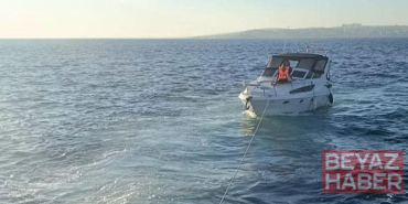 Beylikdüzü açıklarında makine arızası nedeniyle sürüklenen tekne kurtarıldı