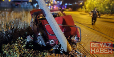 Çanakkale otomobil, yolun karşına geçmeye çalışan aileye çarptı: 1 ölü, 4 yaralı