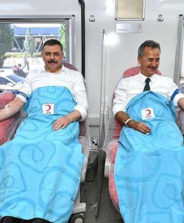 Bakan Çiftçi ve Savunma Sanayii Başkanı Görgün Kızılay