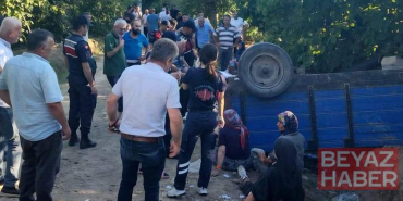 Fındık işçilerini taşıyan traktör devrildi: 18 yaralı