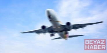 Antalya’ya giderken tuvaletleri arızalanan uçak acil iniş yaptı