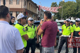 Kaza yapan sürücü alkolmetreyi üflemek yerine içine çekti