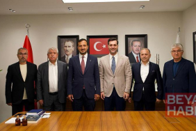 Üsküdar’da 4 CHP’li meclis üyesi AK Parti’ye katıldı