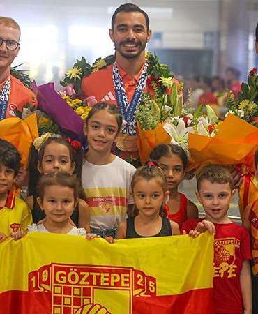 Şampiyon cimnastikçilere İzmir
