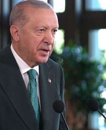 Cumhurbaşkanı Erdoğan: İmam hatipler başarı çıtasını sürekli daha yükseğe taşıyor