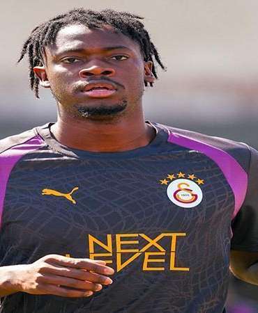 Galatasaray’da El Chadaille Bitshiabu ilk antrenmanına çıktı