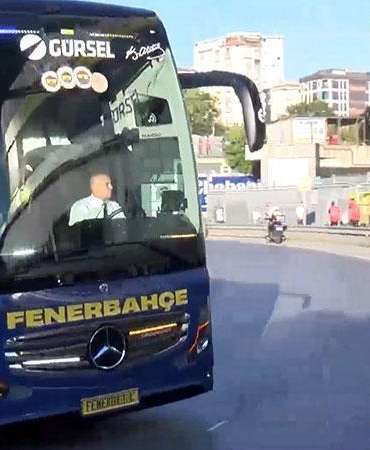 Fenerbahçe ve Beşiktaş kafileleri stadyuma ulaştı