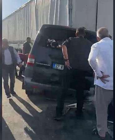 Şanlıurfa’da minibüs, TIR’a arkadan çarptı: 2 ölü, 2 ağır yaralı