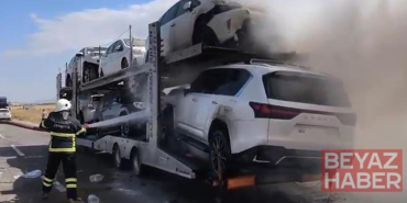 Ağrı’da otomobil yüklü TIR’da yangın