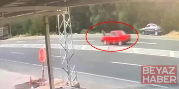 Yolun karşısına geçerken otomobilin altında kalarak öldü; o anlar kamerada
