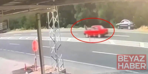 Yolun karşısına geçerken otomobilin altında kalarak öldü; o anlar kamerada