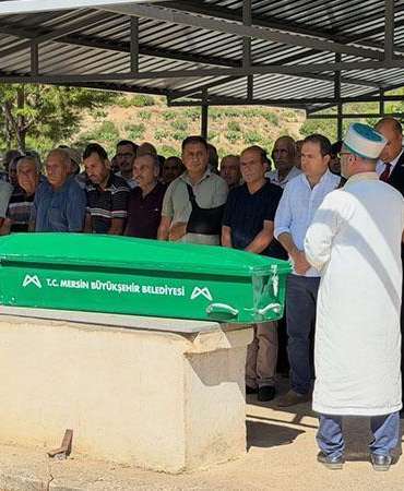 Girne açıklarındaki gemi kazasında hayatını kaybeden kadın toprağa verildi