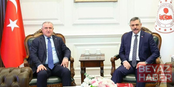 Bakanlar Çiftçi ve Bak, üniversite ve öğrenci yurtlarında alınacak güvenlik tedbirlerini değerlendirdi
