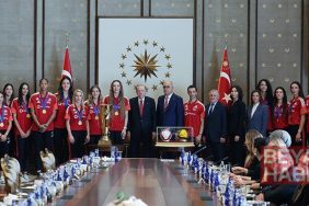 Cumhurbaşkanı Erdoğan, A Milli Kadın Voleybol Takımı