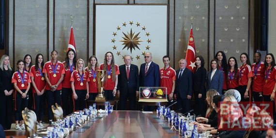 Cumhurbaşkanı Erdoğan, A Milli Kadın Voleybol Takımı