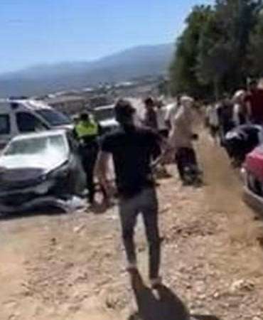 Otomobiller çarpıştı; 2’si çocuk, 6 yaralı