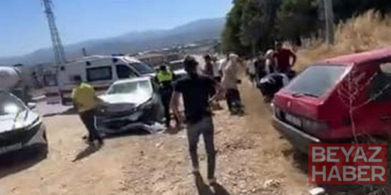 Otomobiller çarpıştı; 2’si çocuk, 6 yaralı