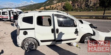 Refüje çarpan hafif ticari araç, takla attı; 4 yaralı