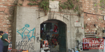 Tarihi Galata Bedesteni’nin duvarlarına grafiti
