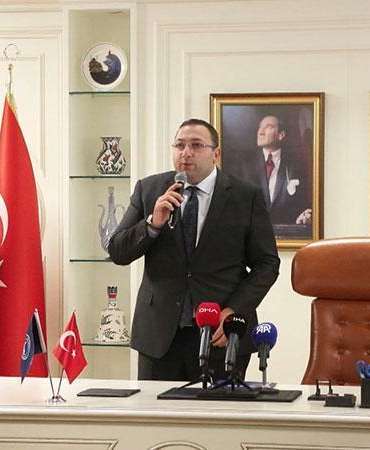 Üsküdar Belediye Başkan Vekili Dündar Ziya Gültekin görevine başladı