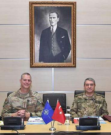 Genelkurmay Başkanı Orgeneral Bayraktaroğlu, NATO Avrupa Müttefik Yüksek Komutanı Greynkewich ile görüştü